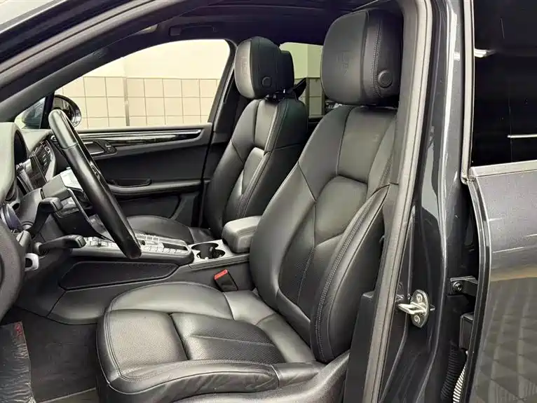 Porsche Macan — миниатюра 12