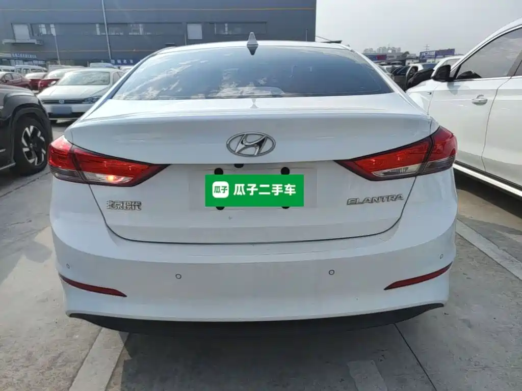 Hyundai Elantra — миниатюра 6