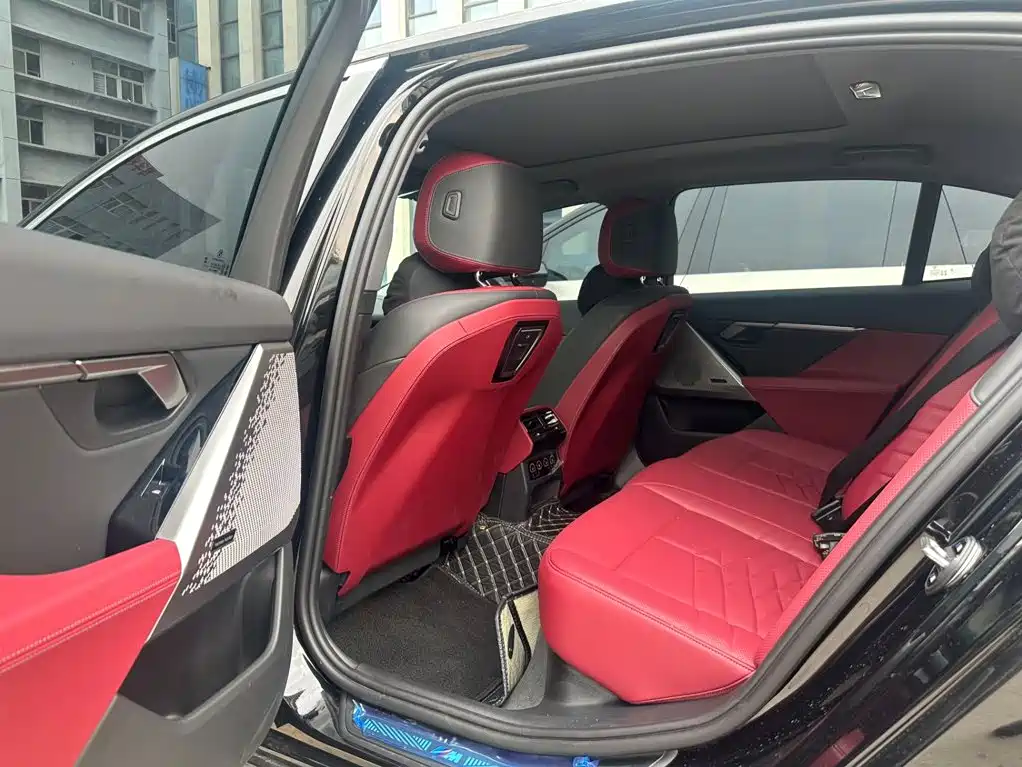 BMW 5 Series — миниатюра 5
