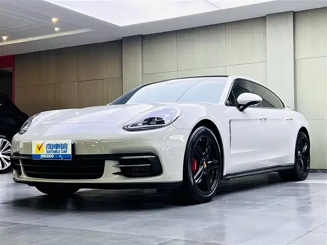 PORSCHE PANAMERA 2019