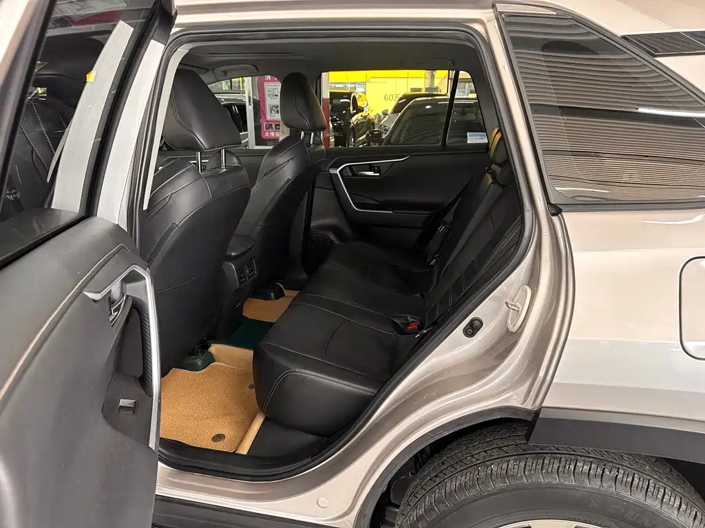 Toyota Wildlander — миниатюра 11