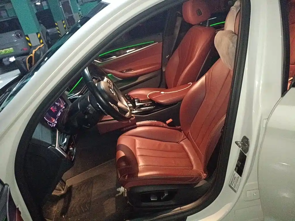 BMW 5 Series — миниатюра 16