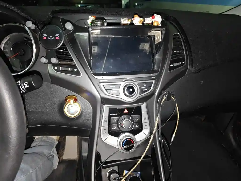 Hyundai Elantra Langdong — миниатюра 6