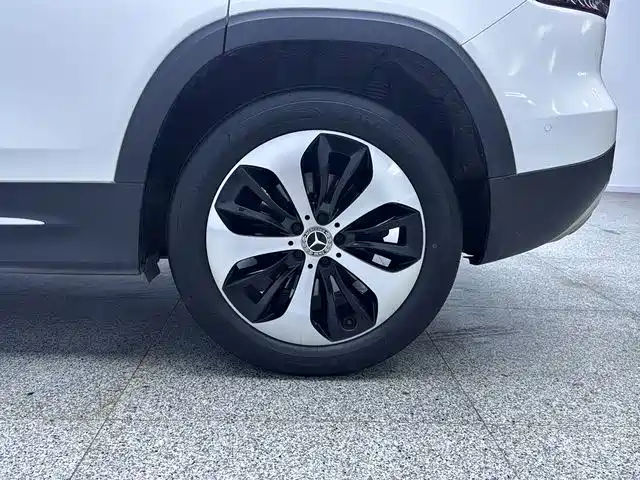 Mercedes-Benz GLB — миниатюра 14