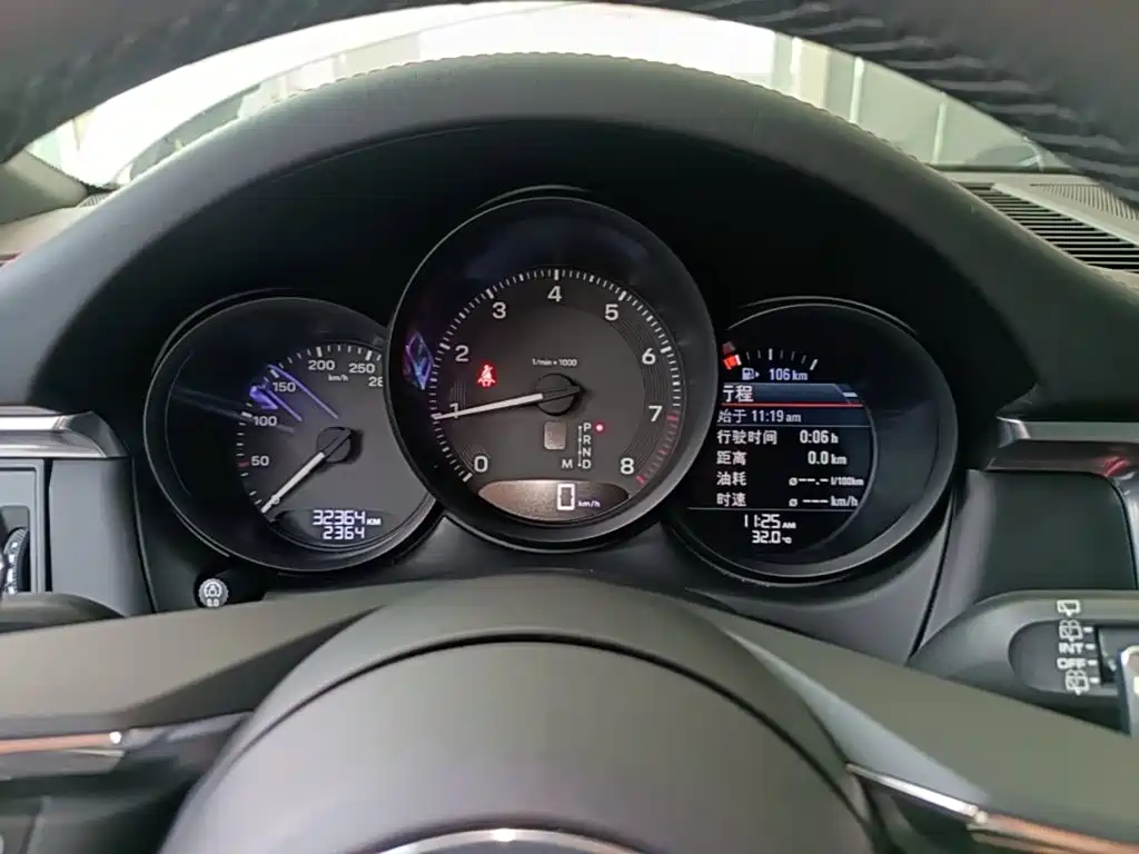 Porsche Macan — миниатюра 12