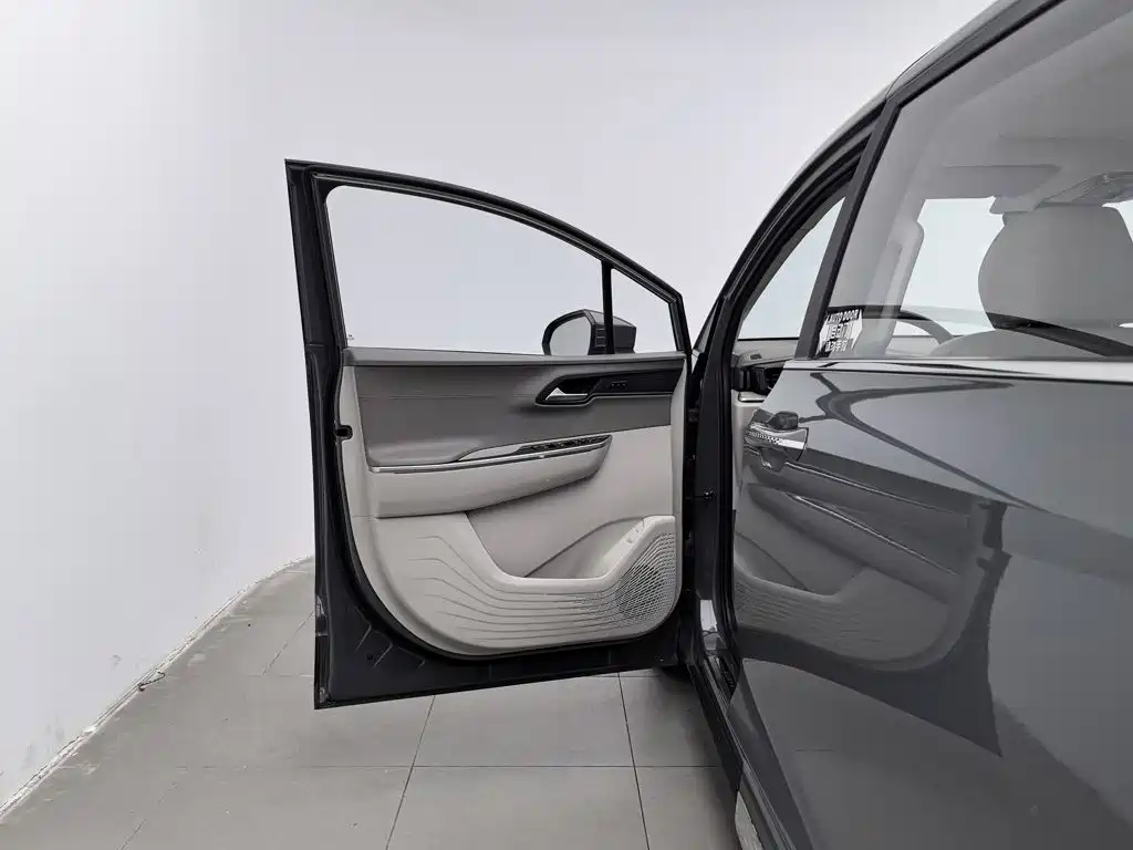 Hyundai Custo — миниатюра 8
