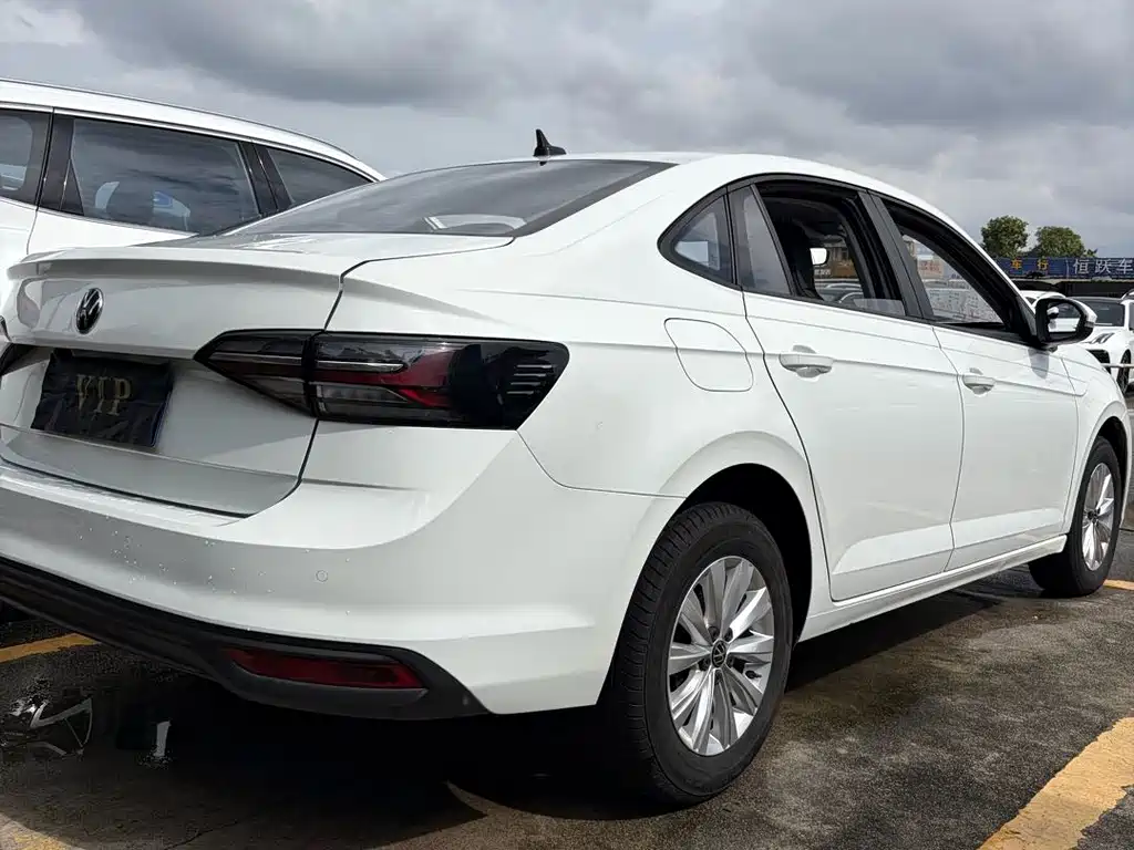 Volkswagen Lavida — миниатюра 3