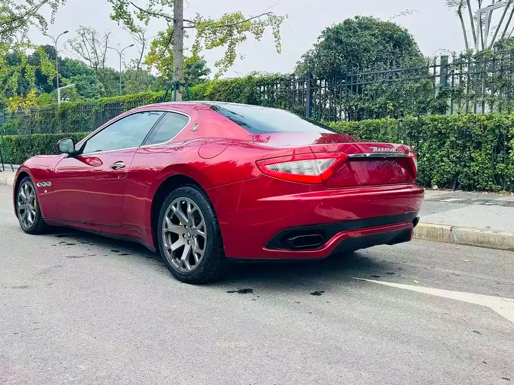 Maserati GranTurismo — миниатюра 9