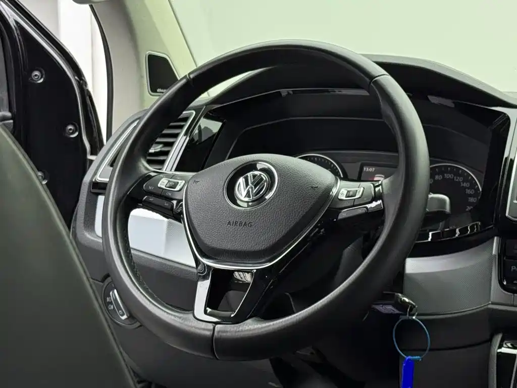 Volkswagen Multivan — миниатюра 16