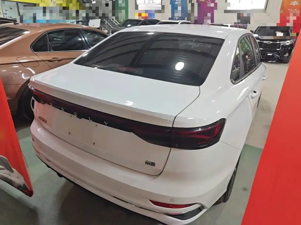 Geely Emgrand — миниатюра 7