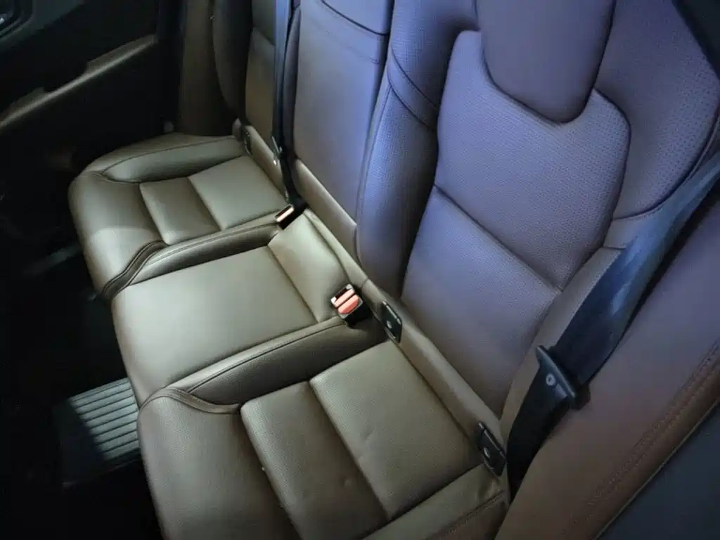 Volvo XC60 PHEV — миниатюра 17