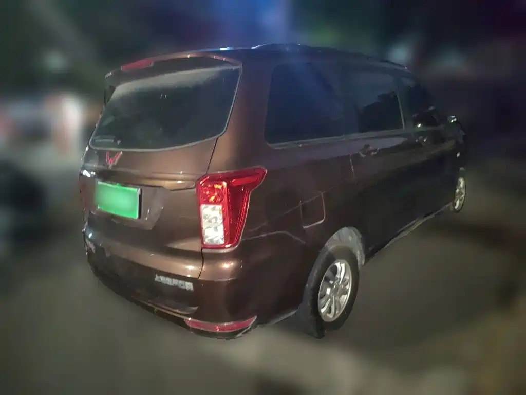 Wuling Hongguang — миниатюра 5