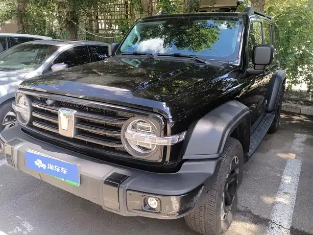 2025 TANK 300