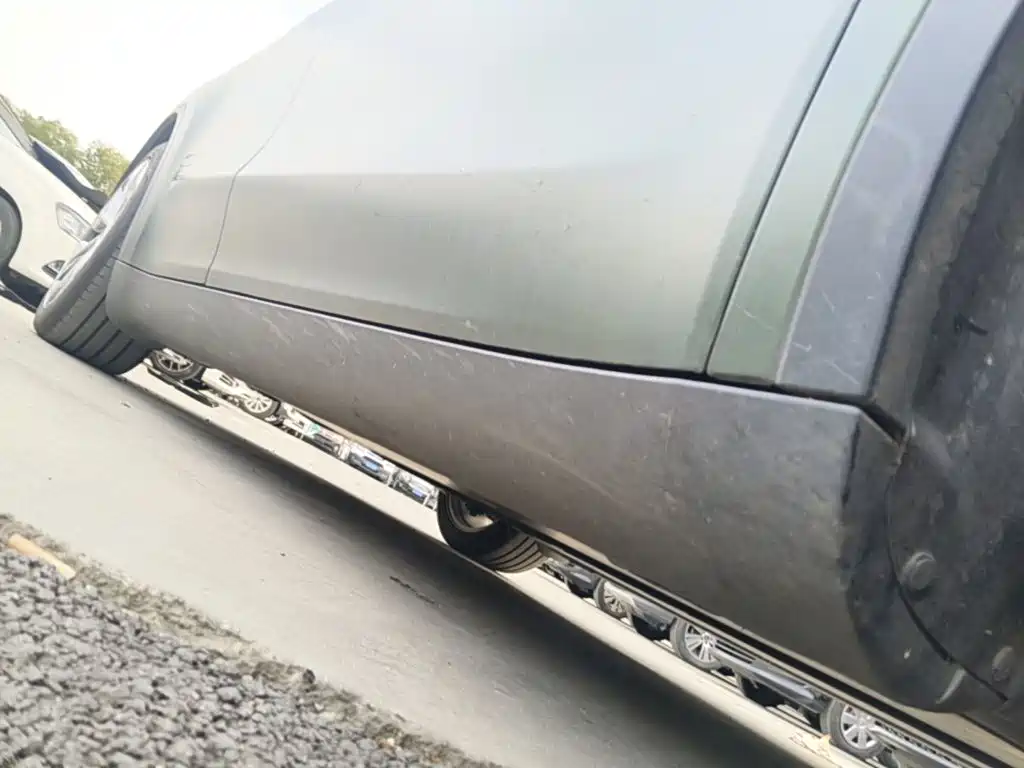 Tesla Model Y — миниатюра 21