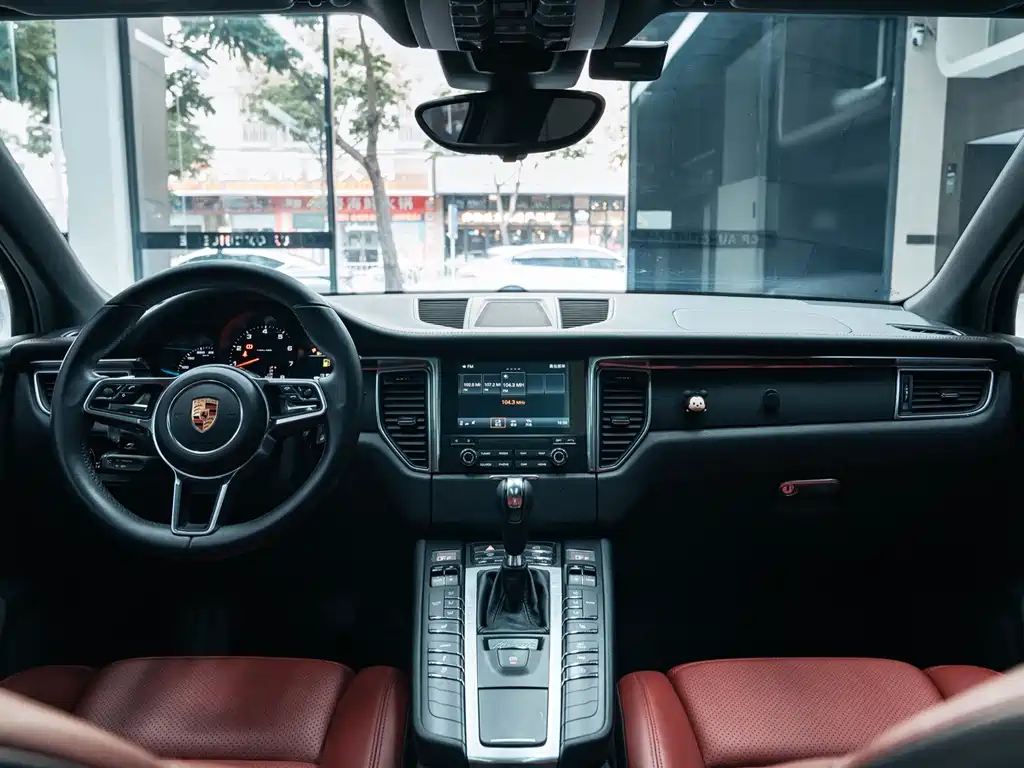 Porsche Macan — миниатюра 14