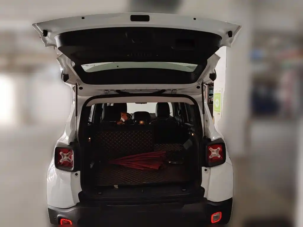 Jeep Renegade — миниатюра 15