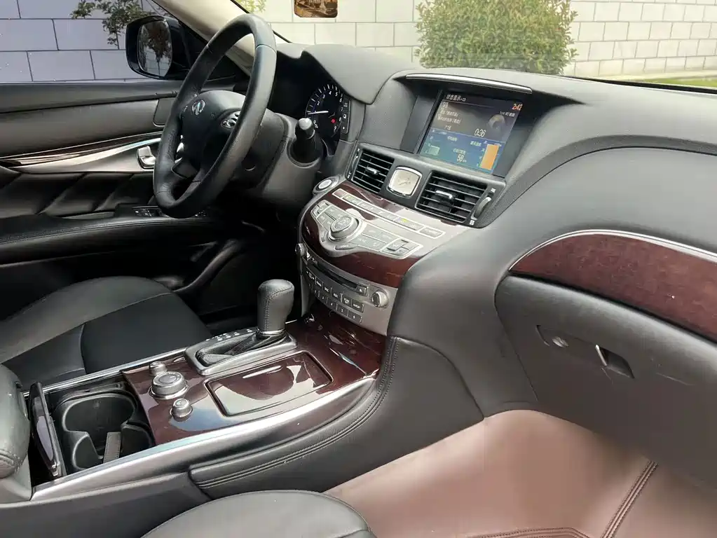 Infiniti Q70 — миниатюра 16