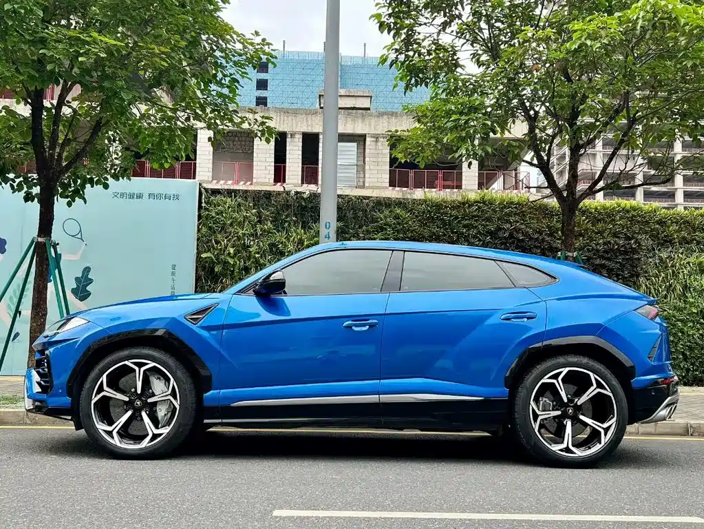 Lamborghini Urus — миниатюра 6