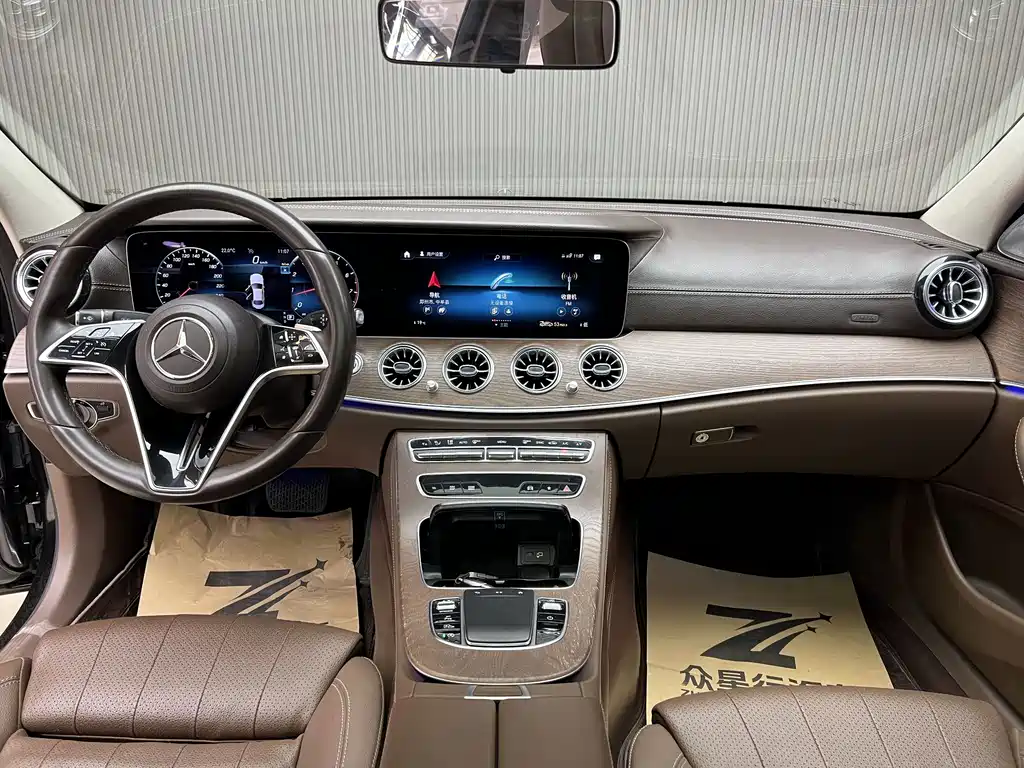 Mercedes-Benz E-Class — миниатюра 14