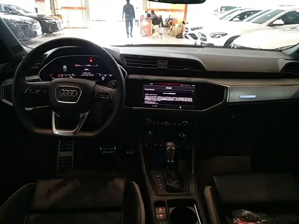 Audi Q3 — миниатюра 10