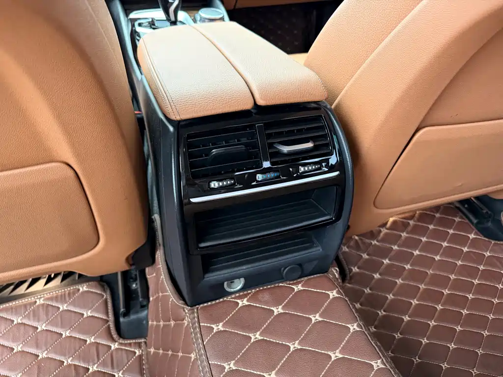 BMW 5 Series — миниатюра 18