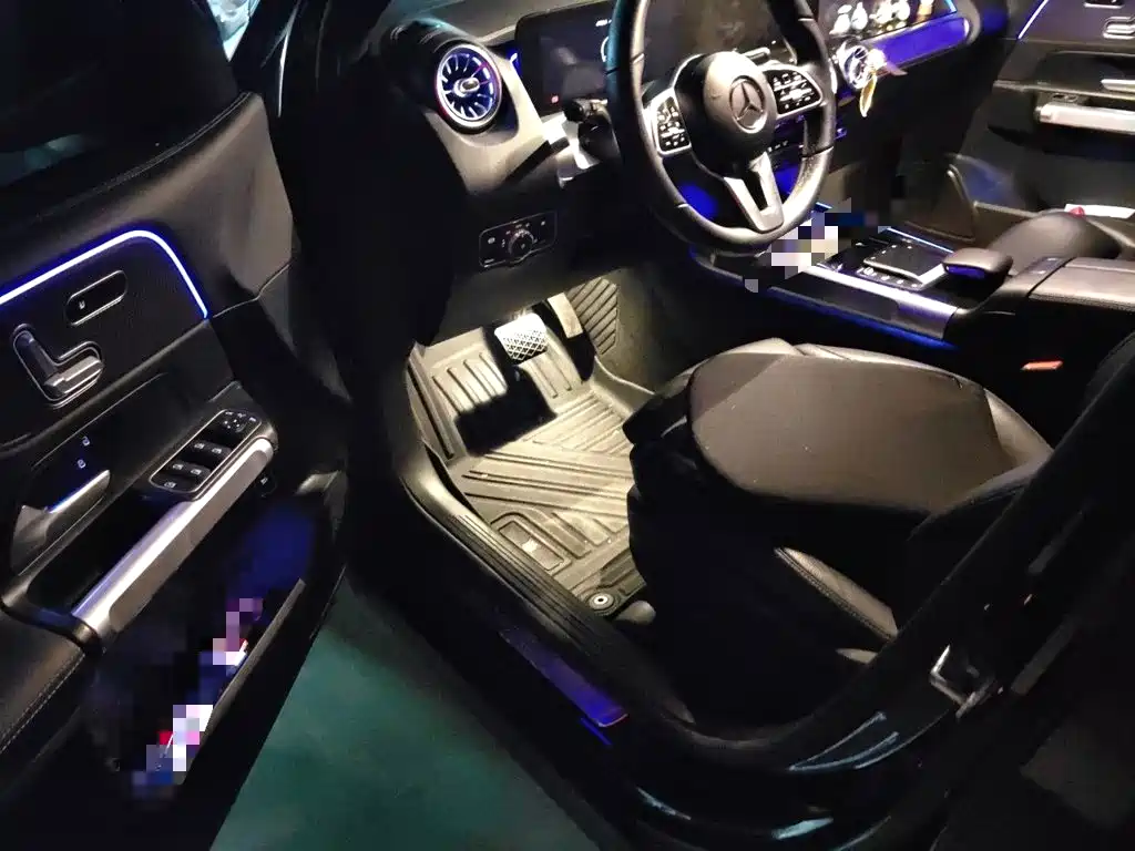 Mercedes-Benz GLB — миниатюра 17