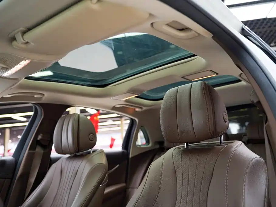Mercedes-Benz E-Class — миниатюра 15