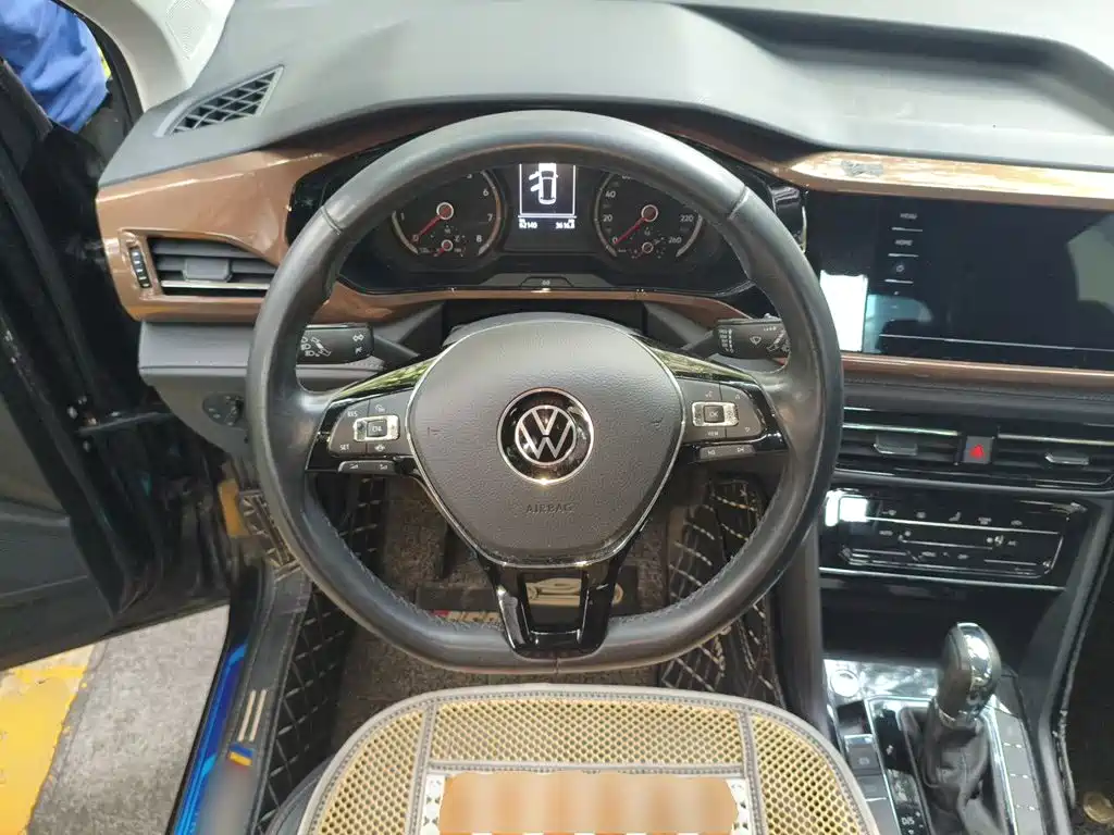 Volkswagen Tharu — миниатюра 6
