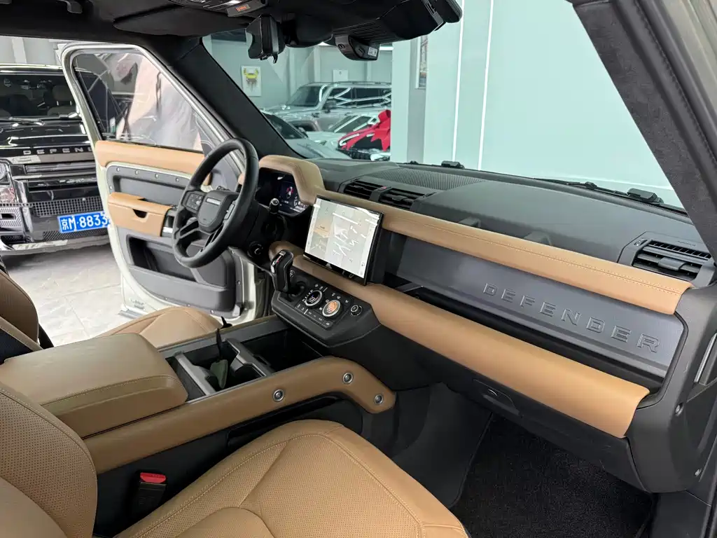 Land Rover Defender — миниатюра 9