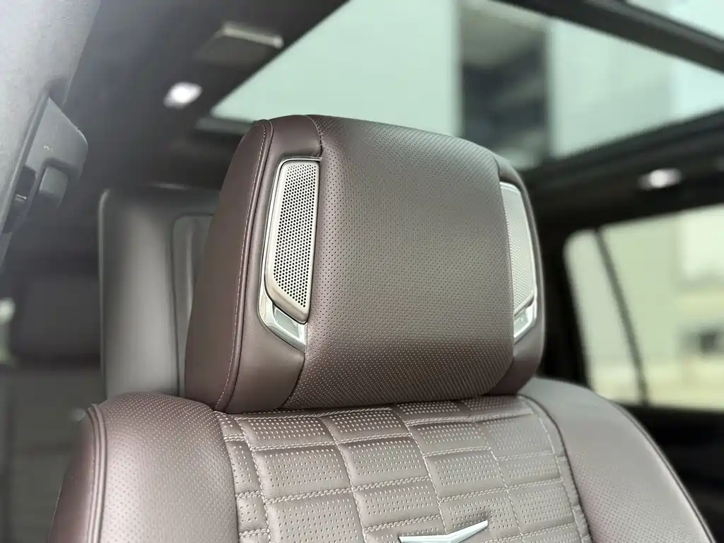 Cadillac Escalade — миниатюра 18