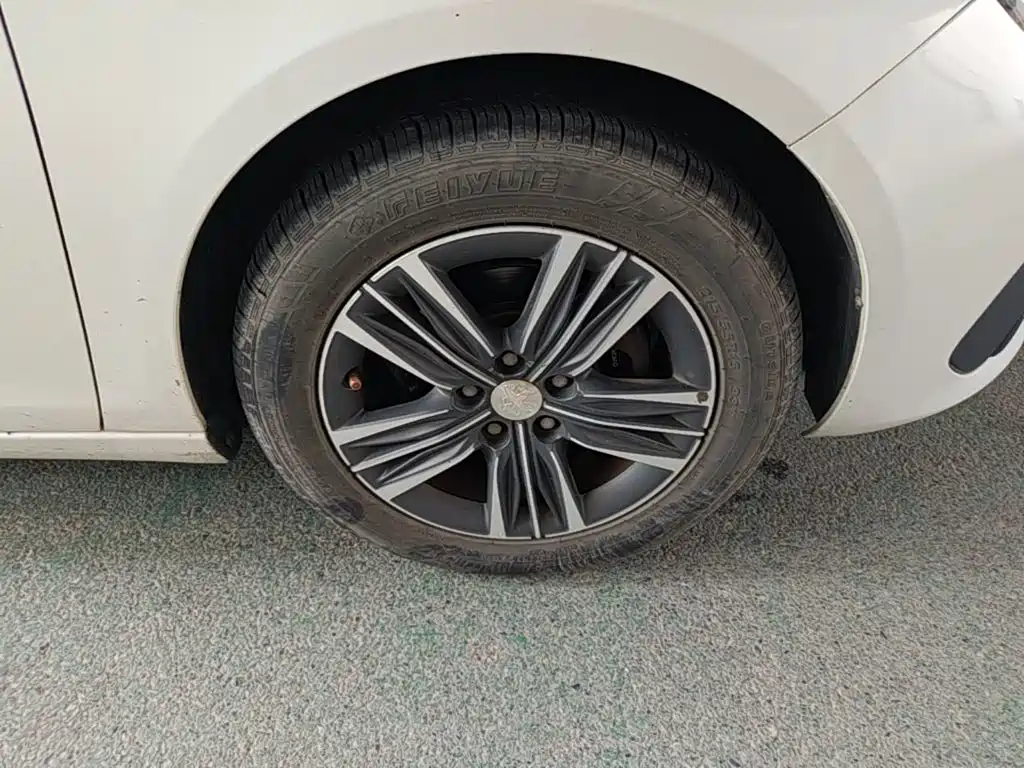 Peugeot 308 — миниатюра 12