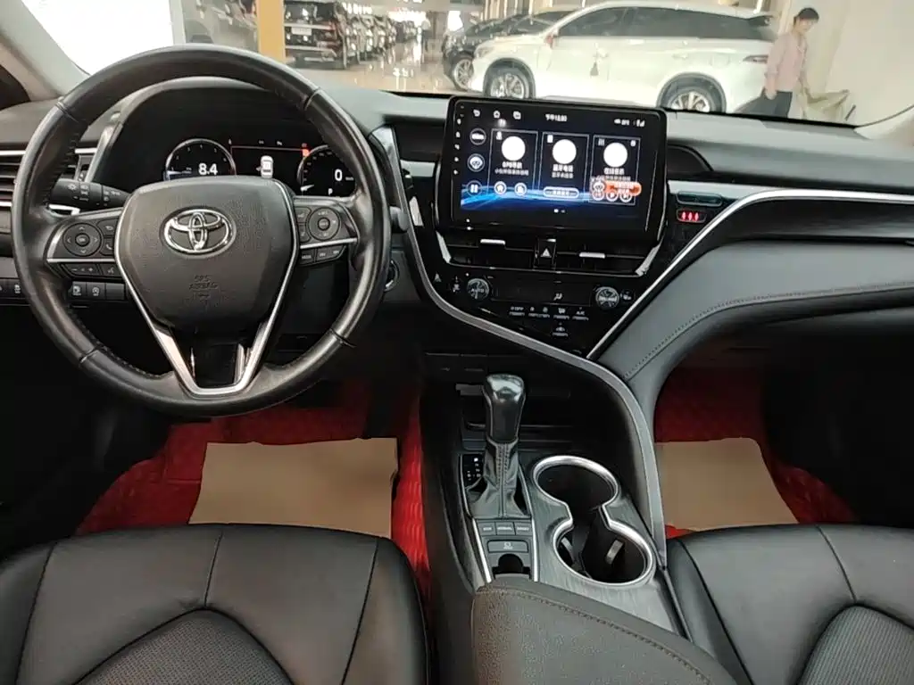 Toyota Camry — миниатюра 10