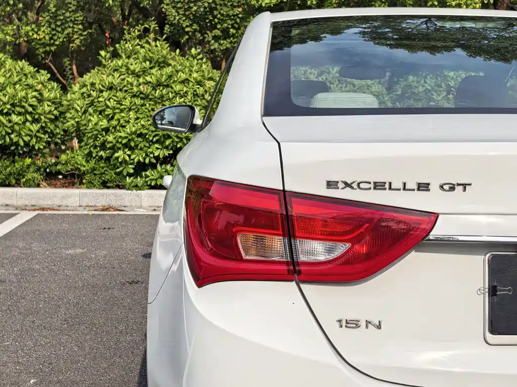 Buick Excelle — миниатюра 9