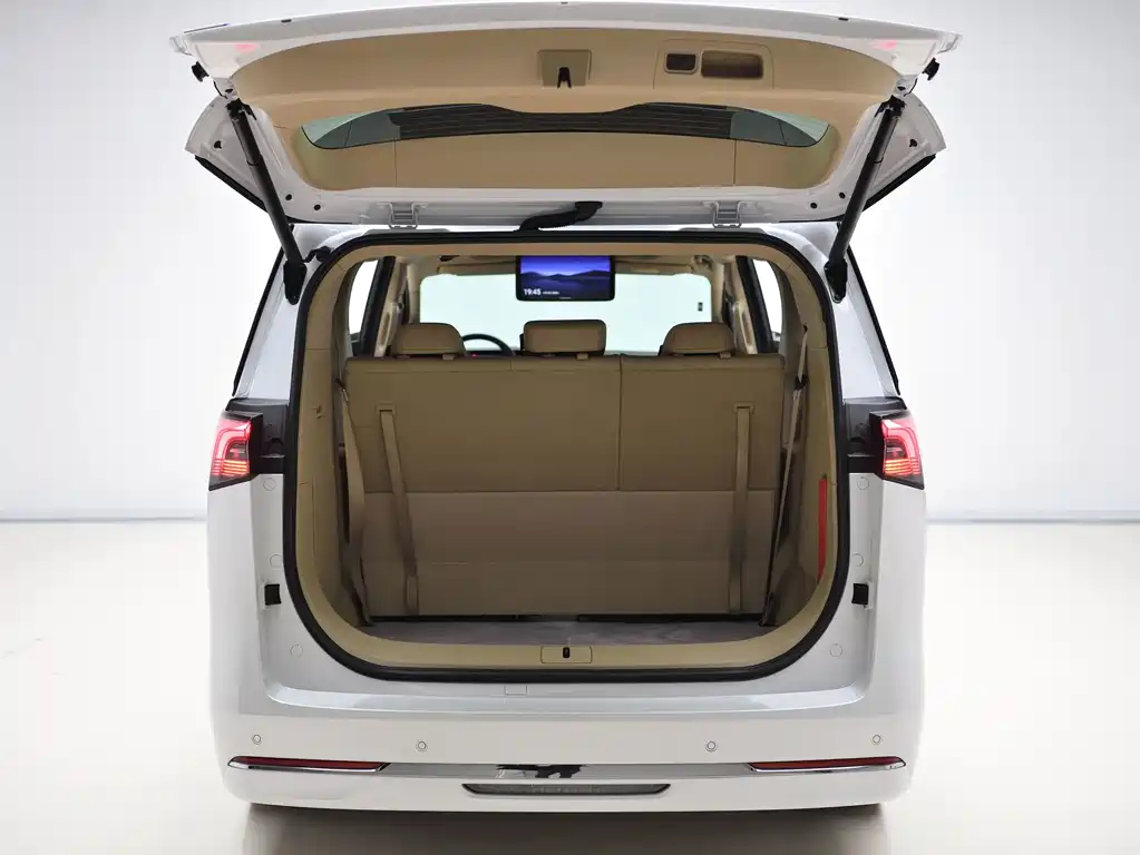 Buick GL8 Hybrid — миниатюра 10