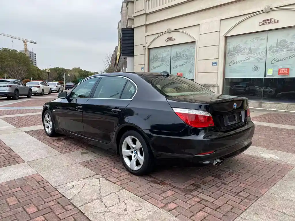 BMW 5 Series — миниатюра 14