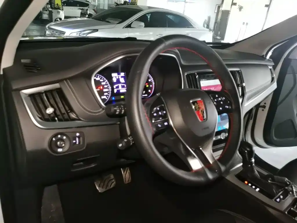 Roewe RX5 2016 20T AT Smart