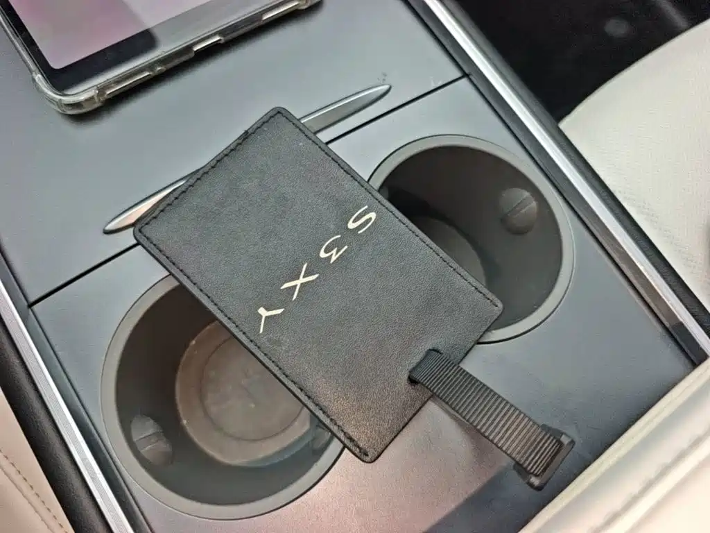Tesla Model Y — миниатюра 9