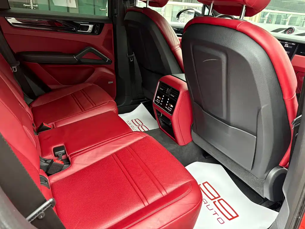 Porsche Cayenne — миниатюра 12