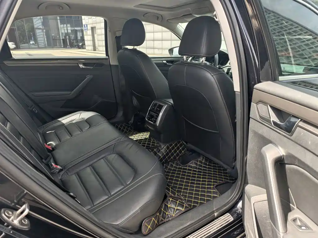 Volkswagen Passat — миниатюра 4