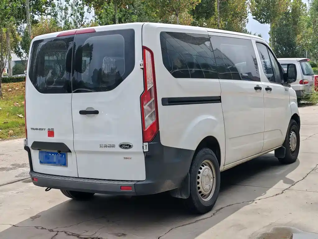 Ford Transit — миниатюра 4