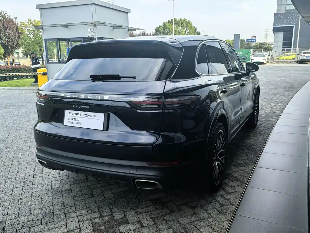 Porsche Cayenne Hybrid — миниатюра 12
