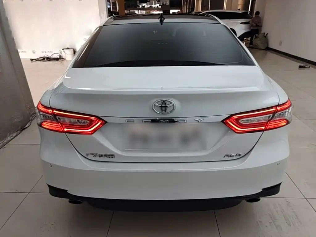 Toyota Camry — миниатюра 6