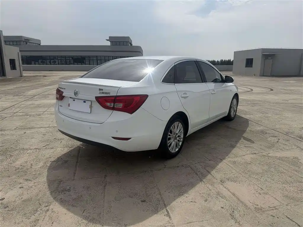 Buick Excelle — миниатюра 7