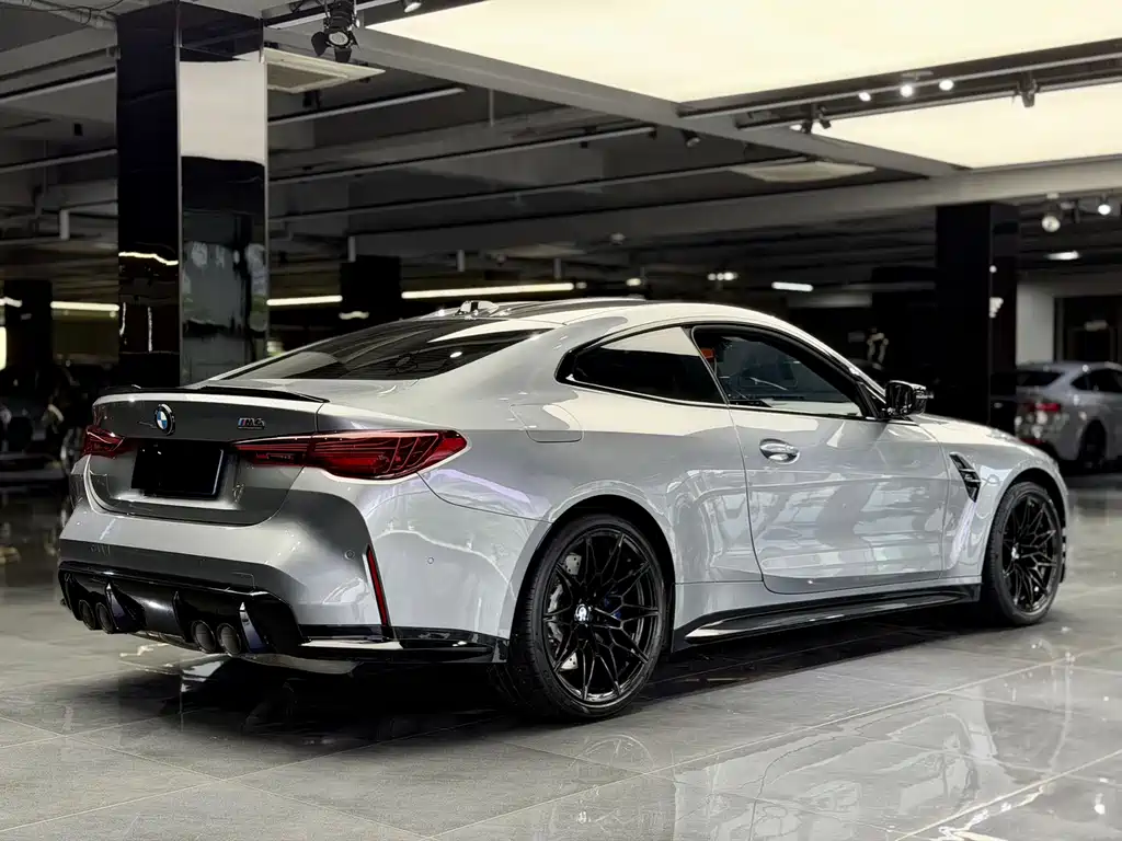 BMW M4 2024 M4
