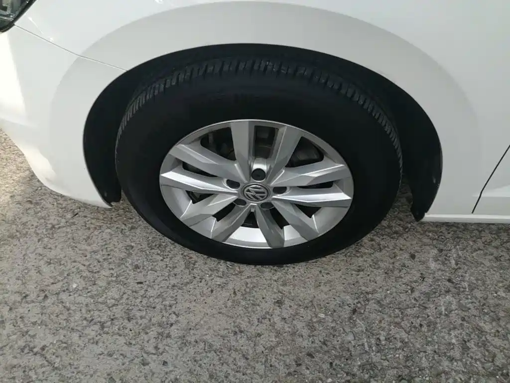 Volkswagen Touran — миниатюра 23