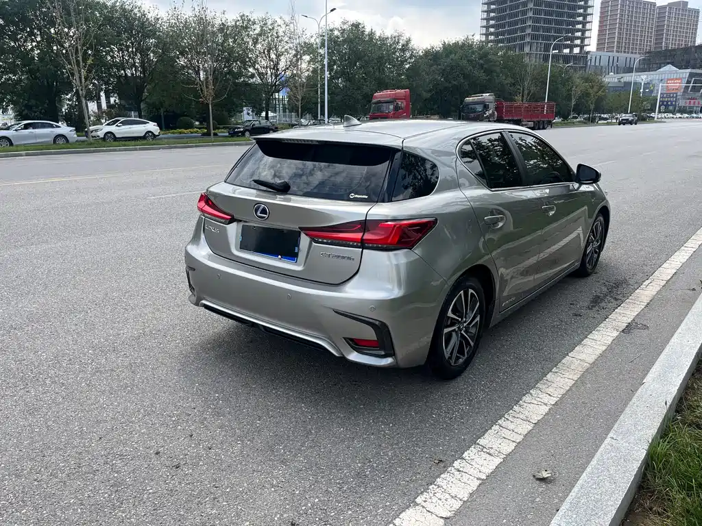 Lexus CT — миниатюра 20