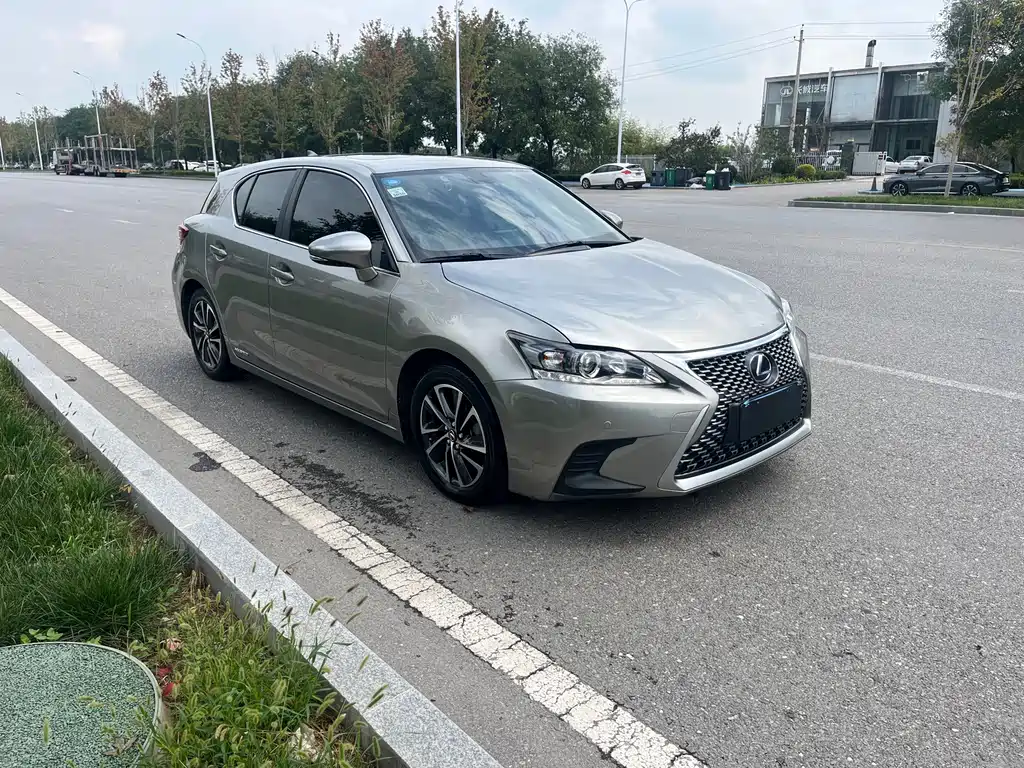 Lexus CT — миниатюра 3