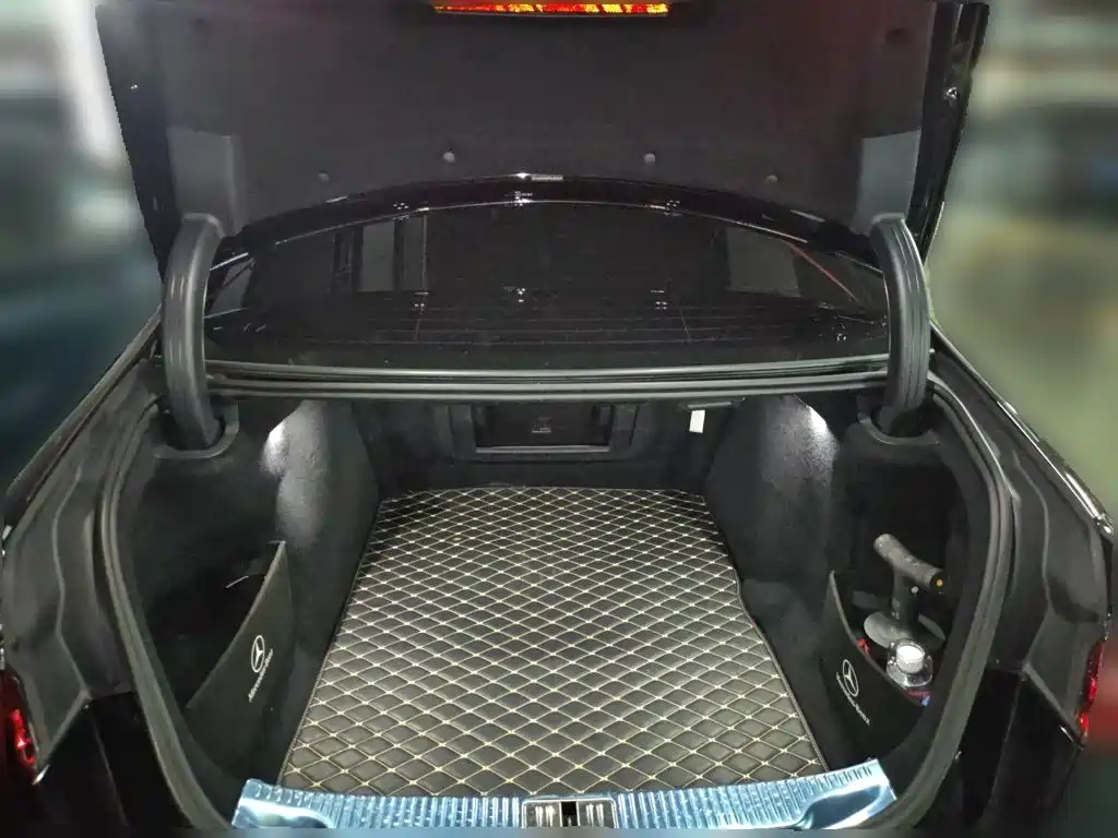 Mercedes-Benz S-Class — миниатюра 10