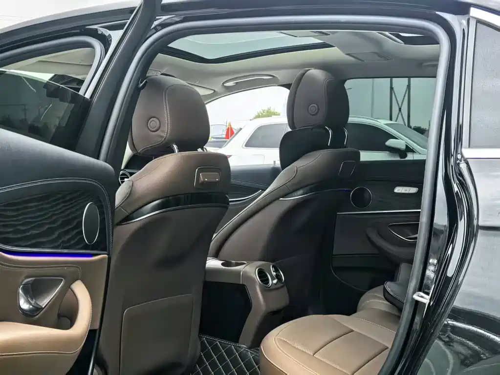 Mercedes-Benz E-Class — миниатюра 4