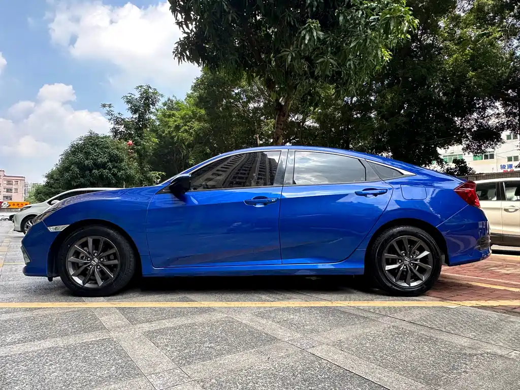 Honda Civic — миниатюра 8
